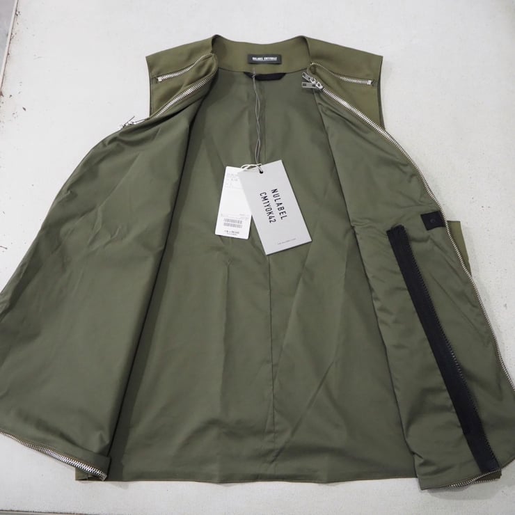 新品 定価48400円 ニューレーベル 春 ジップ ベスト オリーブ
