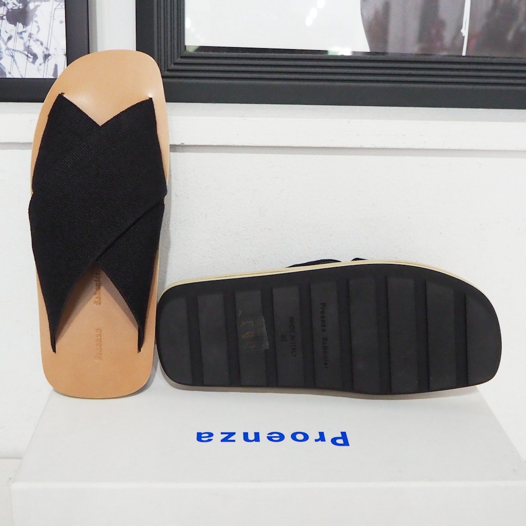 新品 定価61600円 プロエンザスクーラー 21ss フラットソール