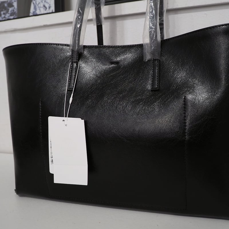 新品 定価52800円 ビアズリー リヴェタート 25ss レザー 大容量 トート