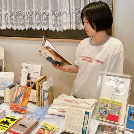 "Keep going,talking,thinking and reading!"　リンガーTシャツ