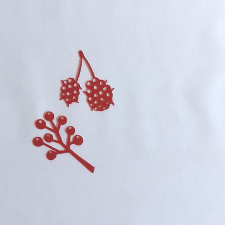 プチ切り絵「木の実」