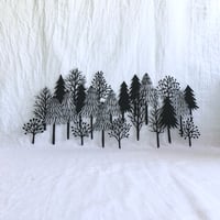 静かな森の切り絵