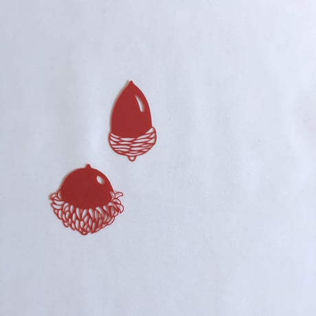 プチ切り絵「どんぐり」