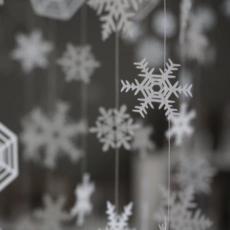 雪の結晶の切り絵　100枚入り