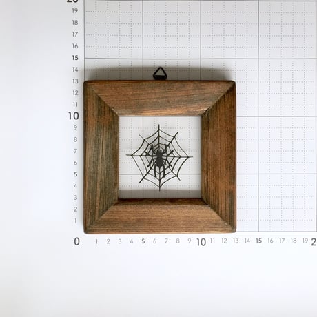 クモの巣の切り絵フレーム