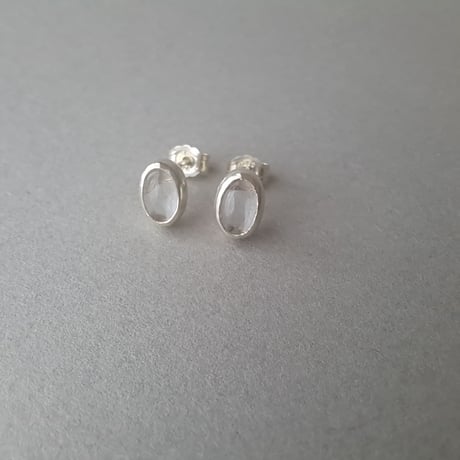 【2粒セット】だ円水晶と銀のピアス(小)