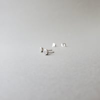 【1粒】ホワイトムーンストーンと銀のピアス