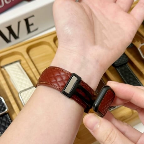 【N758】アップル ウォッチ バンド マグネット レディース/メンズ apple watch se3 バンド レザー
