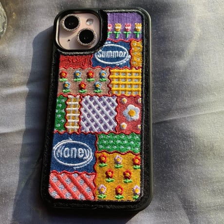 【N206】刺繍iPhone15/14/13/12/11など対応ケースとカメラレンズ保護リングフォルムのセット