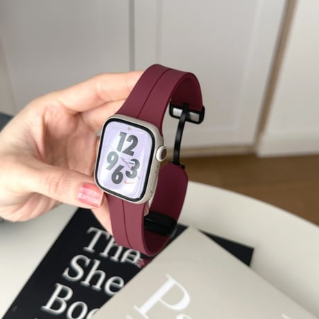 【N646】アップル ウォッチ Series11/SE3対応 バンド シリコン apple watch バンド マグネット 男女兼用