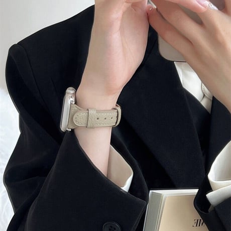 【N369】アップル ウォッチ レザー バンド 白 apple watch バンド 女性 本革 高級感