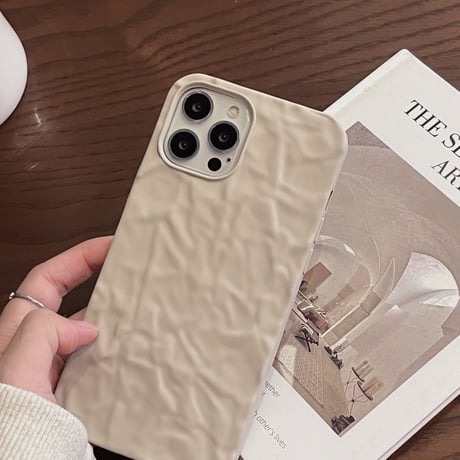 【N228】ベージュ ブルー iPhone16/15/14ケース しわ加工 持ちやすい