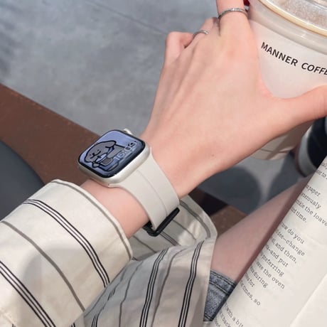 【N646】アップル ウォッチ Series11/SE3対応 バンド シリコン apple watch バンド マグネット 男女兼用