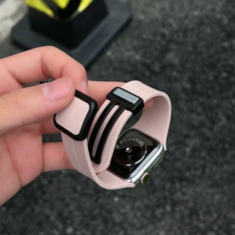 【N661】アップル ウォッチ バンド シリコン apple watch マグネット バンド 安い