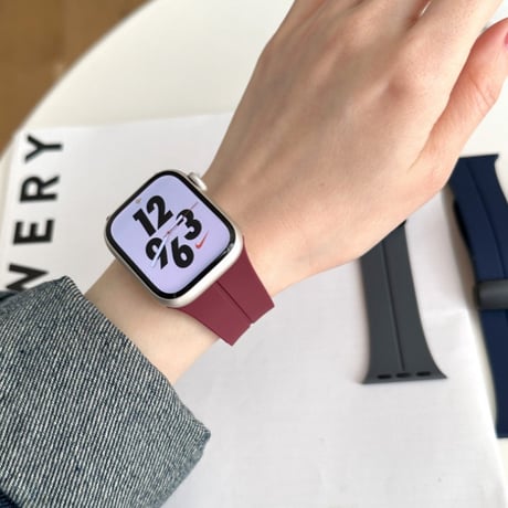 【N646】アップル ウォッチ Series11/SE3対応 バンド シリコン apple watch バンド マグネット 男女兼用