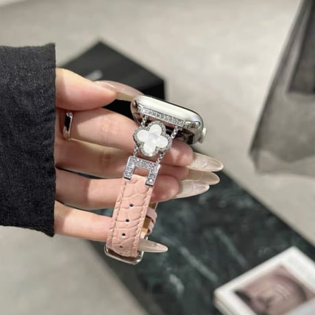 【N678】四つ葉のクローバー アップル ウォッチ バンド 女性 人気 apple watch 革 バンド 高級