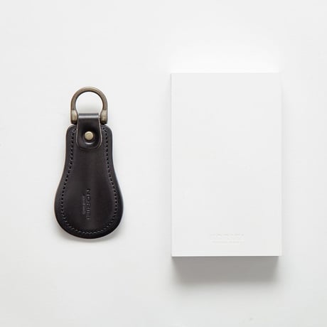 SHOE HORN KEY RING / BLACK- OILED CORDOVAN