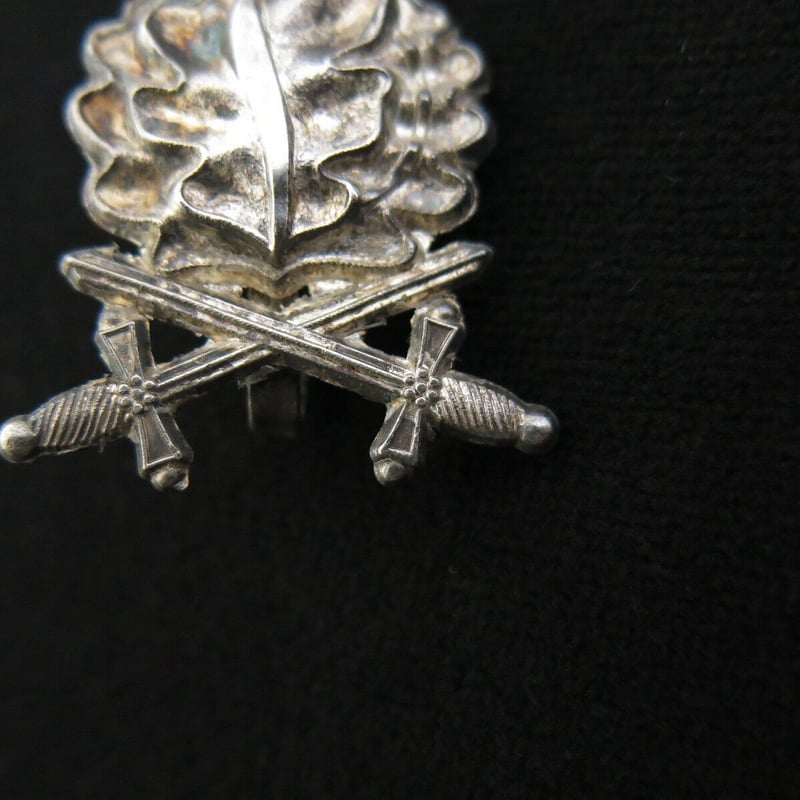 ドイツ軍 1957年Ver. 剣付柏葉章 (実物)　個人装備品 ドイツ軍 1957年Ver. 剣付柏葉章 (実物)個人装備品