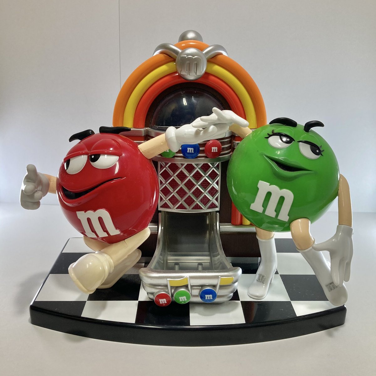 M&M's ジュークボックス ディスペンサー M&M's ディスペンサー ジュークボックス ロックンロールカフェ