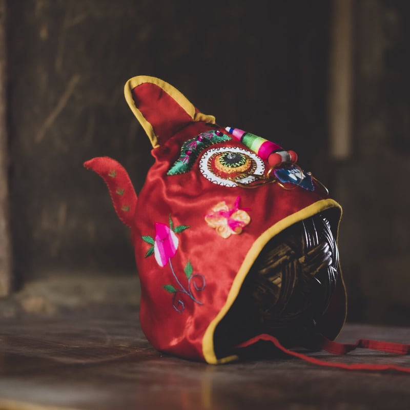 抽象的な人物画 オレンジの帽子 赤い帽子を被った男の肖像 - Wikipedia