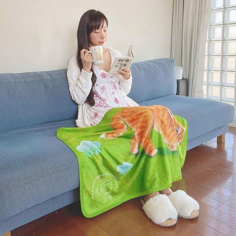 【ねこ】お名前入りブランケット（ひざ掛け）🌟ラッピング対応🌟プレゼントにも♪絵本『どうぶつポーズで あそボウサイ』のオリジナルグッズ