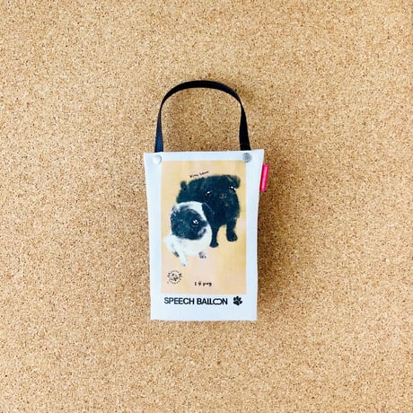 黒パグ＆フォーンパグ「I ♡ PET」ペットボトルホルダー（ペットボトルバック）品番：KMパグ「そばに」お散歩バック／絵本『ぼくぱぐ』コラボ【保冷・保温エコバッグ】