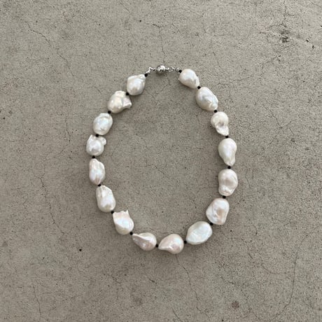 Baroque pearl × Onyx necklace
