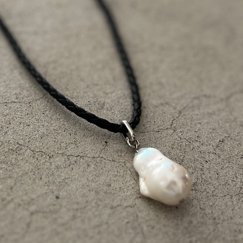 Baroque pearl necklace | senses store