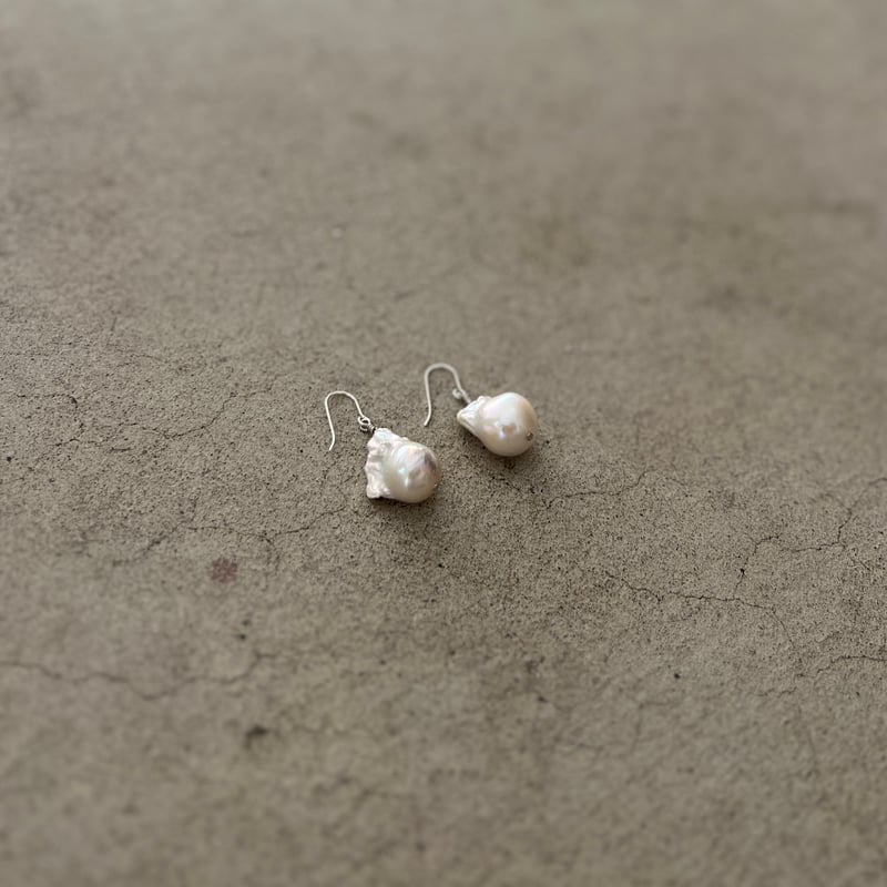 Baroque pearl earrings | senses store