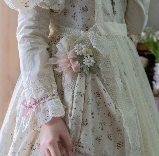 メタモルフォーゼ　エプロンスカート　新品　未着用　日本製　ロリータ　白ロリ重ね着 メタモルフォーゼ エプロンスカート 新品 未着用 日本製