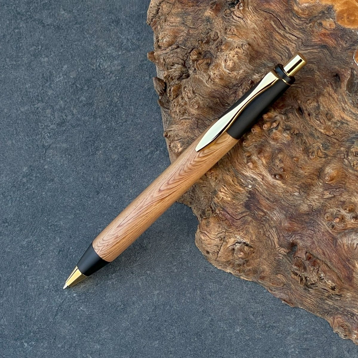 屋久杉 / SINPEN / 2つの内部機構を持つ新感覚の木軸ペン【約23g