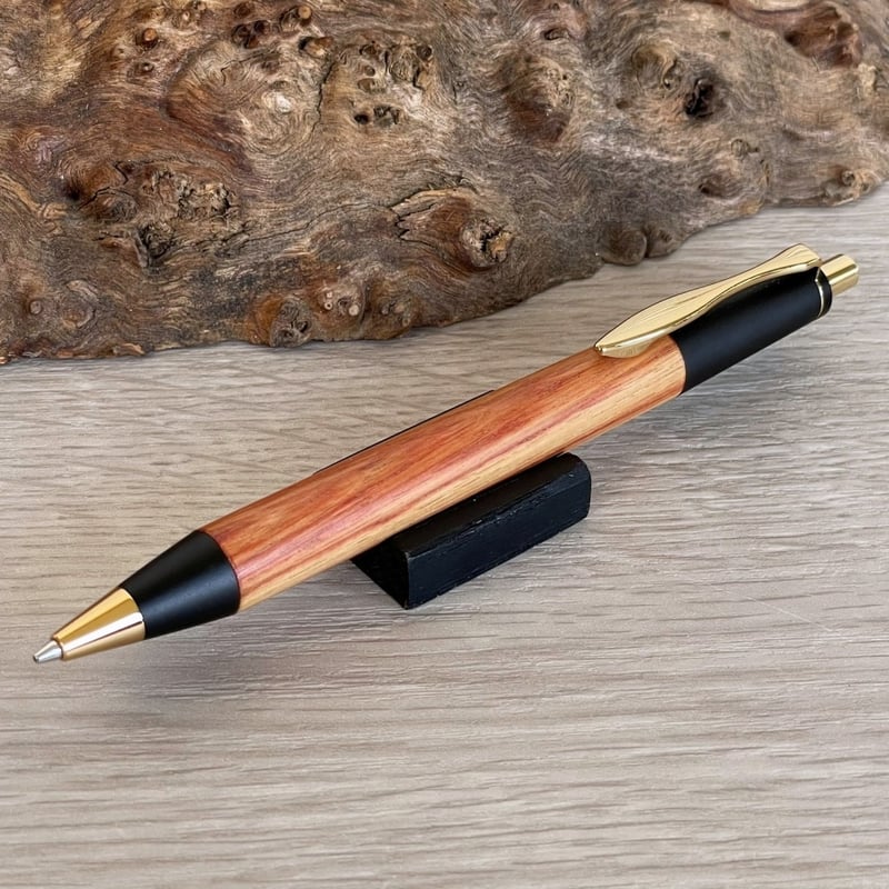 チューリップウッド (Tulipwood) / 2つの内部機構を持つ新感覚の木軸