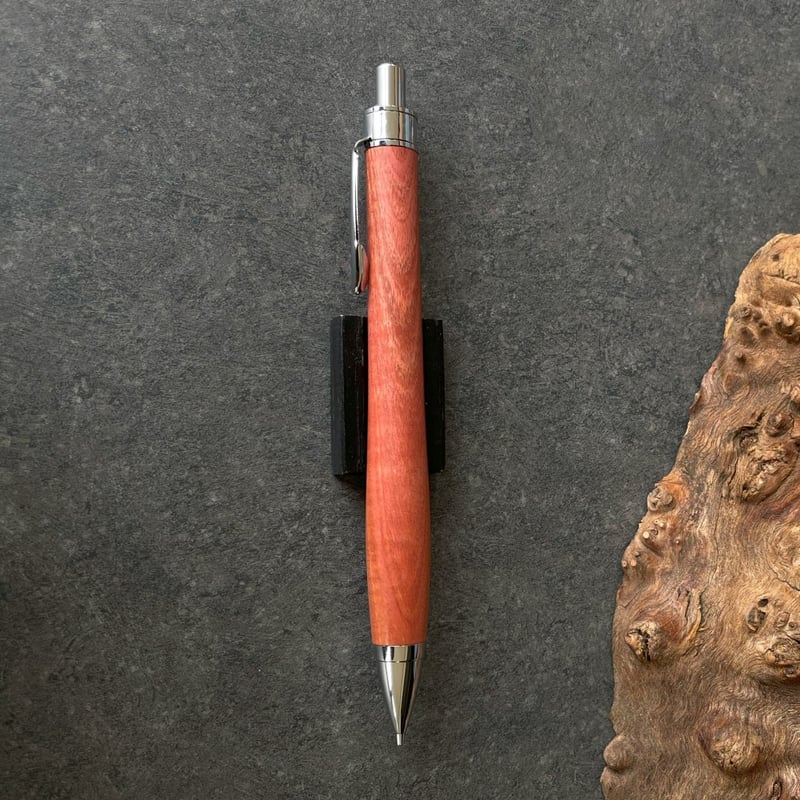 ピンクアイボリー 縮杢 / UMA12 木軸シャープペンシル (520301)【一点