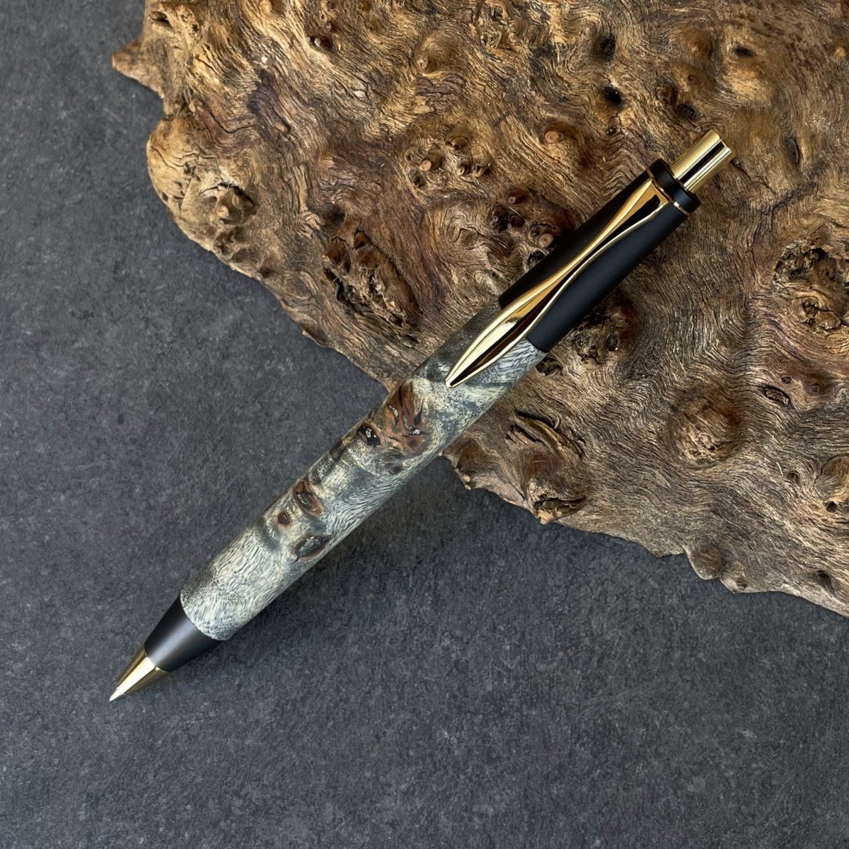 BLACKスタビライズドウッド・ポプラ瘤杢 / 新感覚の木軸ペン