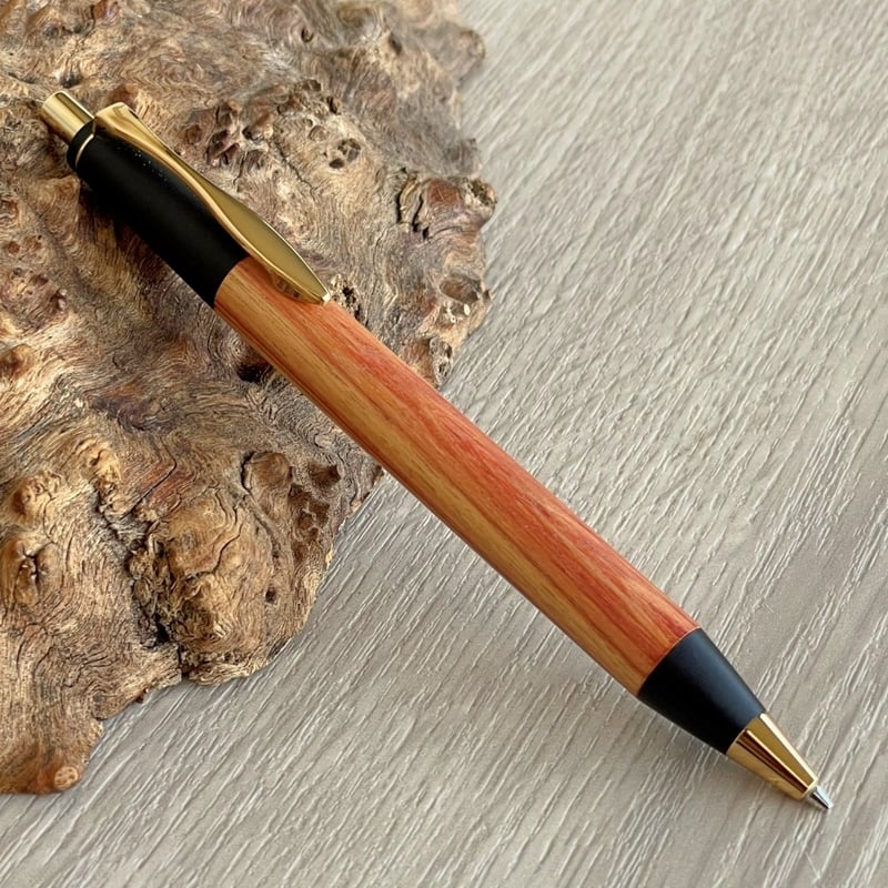 チューリップウッド (Tulipwood) / 2つの内部機構を持つ新感覚の木軸