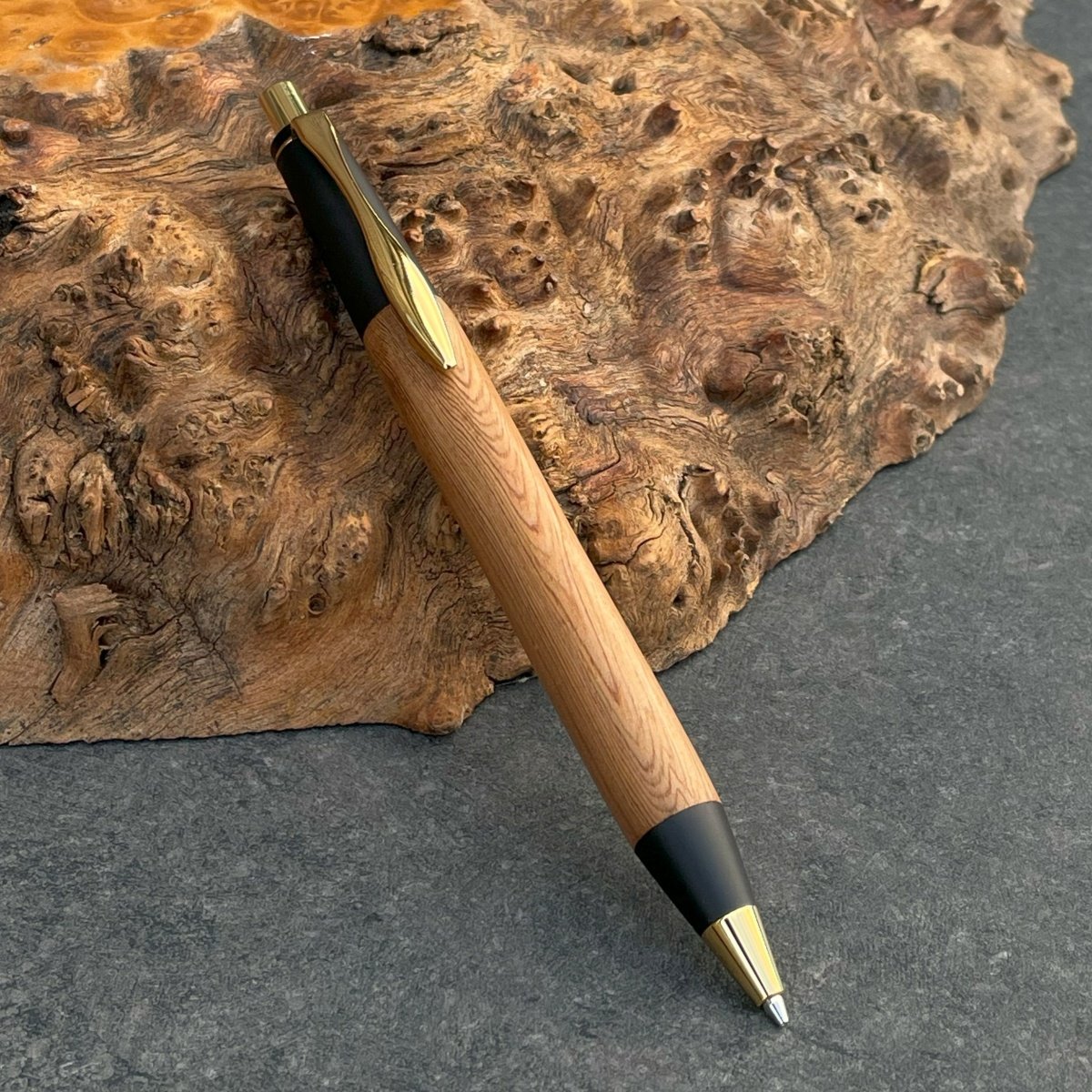 屋久杉 / SINPEN / 2つの内部機構を持つ新感覚の木軸ペン【約23g