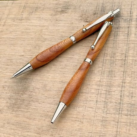 【新品】欅ケヤキの軸シャープペンシル 野原工芸オイル ＆箱＆木ブロックつきMP 欅ケヤキの杢軸シャープペンシル野原工芸オイル＆箱＆木ブロック