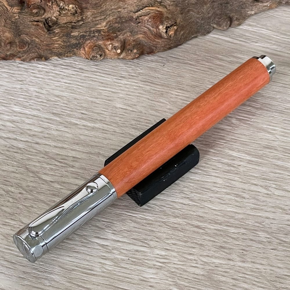 ピンクアイボリー / Cam 木軸万年筆 マグネットキャップ式【一点もの