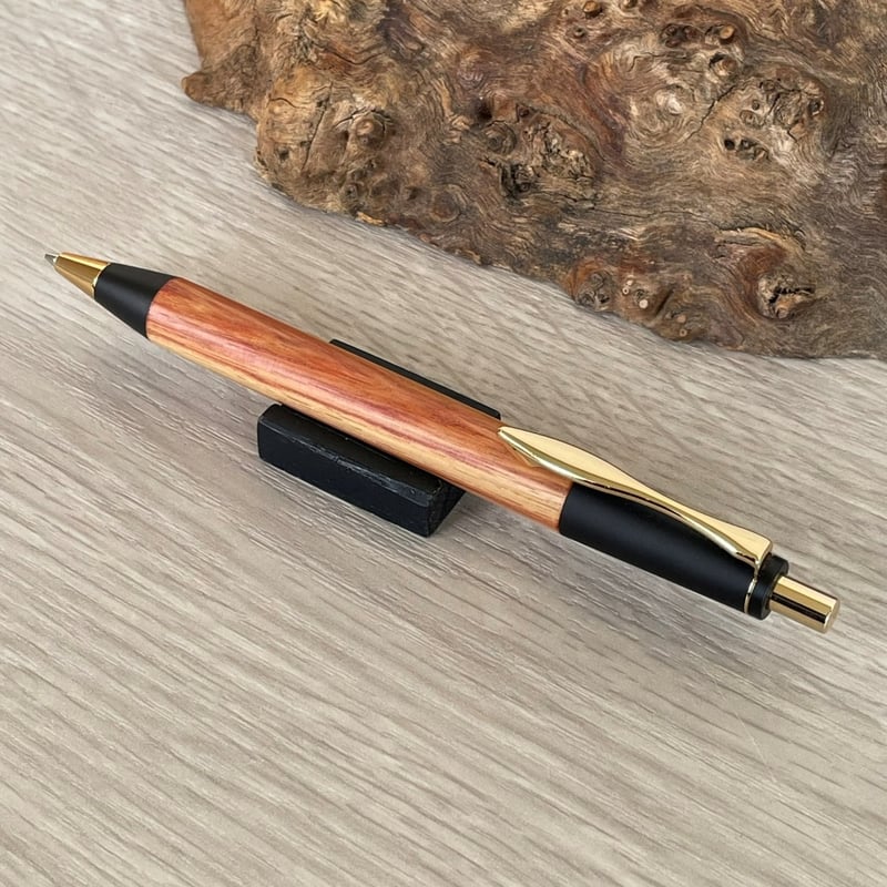 チューリップウッド (Tulipwood) / 2つの内部機構を持つ新感覚の木軸