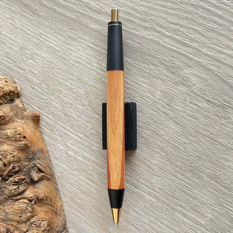 チューリップウッド (Tulipwood) / 2つの内部機構を持つ新感覚の木軸
