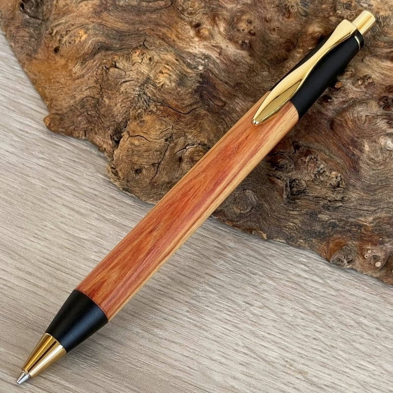 チューリップウッド (Tulipwood) / 2つの内部機構を持つ新感覚の木軸