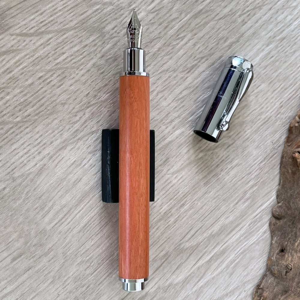 ピンクアイボリー / Cam 木軸万年筆 マグネットキャップ式【一点もの