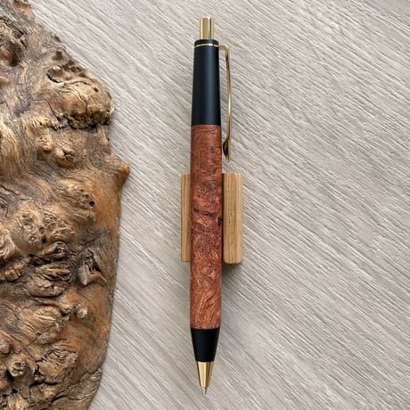 特上 ローズウッド瘤 (Rosewood burl) 紫檀瘤 / OMOSINPEN / 2つの内部機構を持つ新感覚の木軸ペン（シャープ⇔ボール）/ ゴールド金具 / 一点もの！604081
