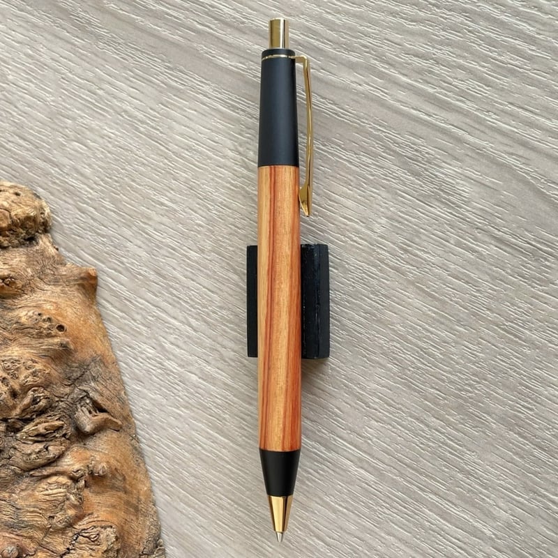 チューリップウッド (Tulipwood) / 2つの内部機構を持つ新感覚の木軸