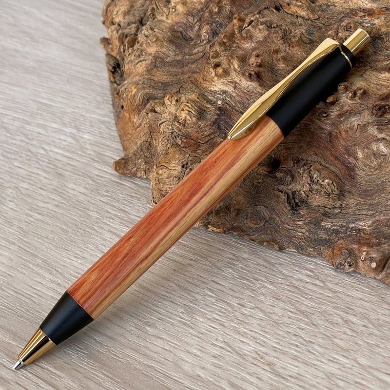 チューリップウッド (Tulipwood) / 2つの内部機構を持つ新感覚の木軸
