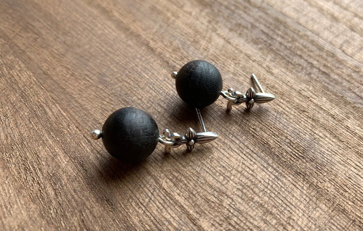 ハンドメイド ピアス イヤリング No.203 きつ