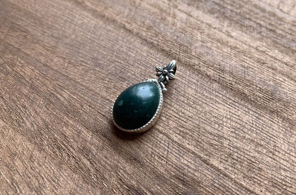 グリーンタフ ペンダントトップ オリジナルデザイン B 小笠原産 岩石