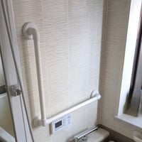 樹脂手すり取付L型（６０×６０cm程度　お風呂用）