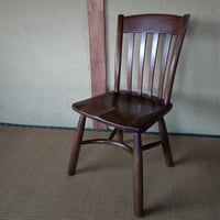 ぽってりした木製椅子(柏木工)