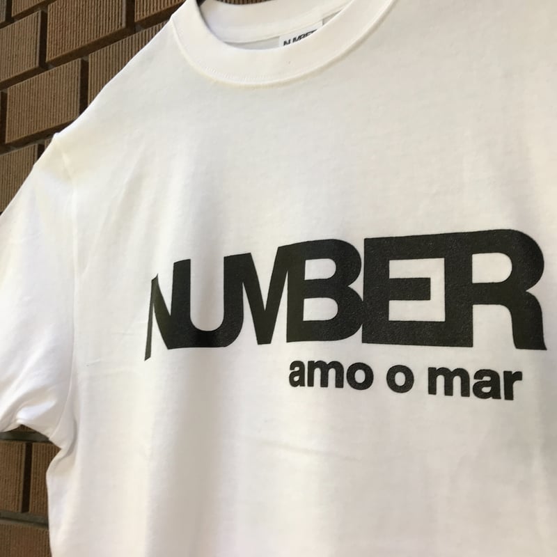 NUMBER amo o marホワイトロゴTシャツ | NUMBER.STORE